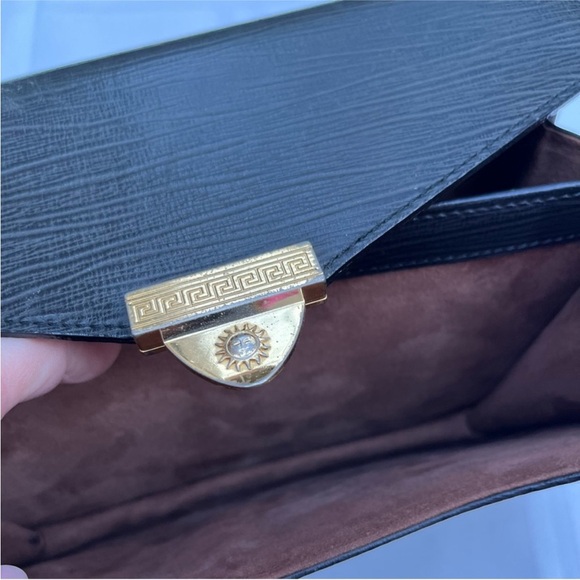 Versace VINTAGE Black Leather Wristlet Clutch lock & key - Picture 10 of 15